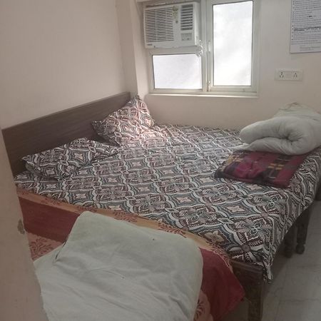 Ever Green Guest House Travel & Pg Νέο Δελχί Εξωτερικό φωτογραφία